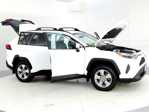 Certified 2023 Toyota RAV4 XLE w/ Convenience Package AWD/4WD image 12