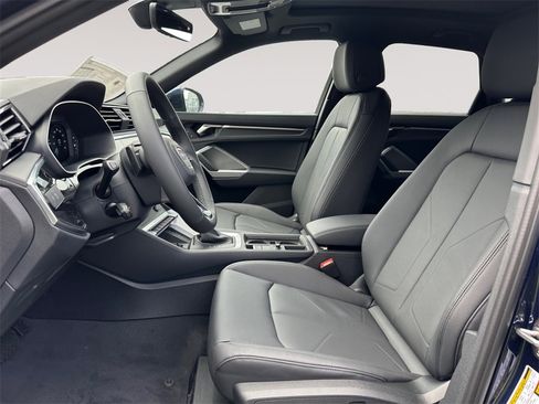New 2025 Audi Q3 2.0T Premium image 9