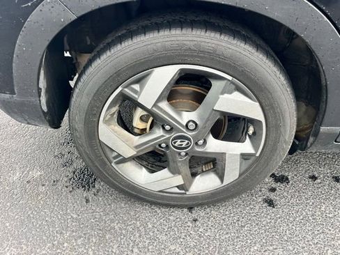 Certified 2023 Hyundai Venue SEL FWD image 7