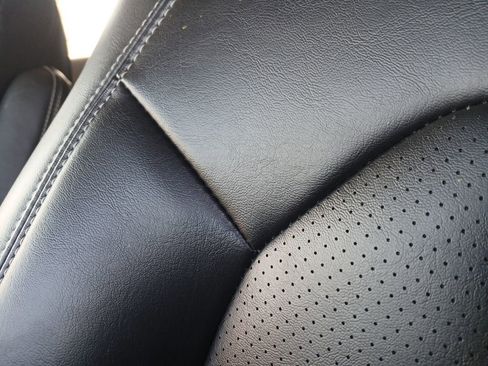 Used 2023 Chrysler Pacifica Touring-L image 14