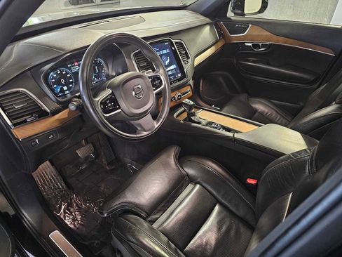 Used 2016 Volvo XC90 T6 Inscription w/ Vision Package AWD/4WD image 2
