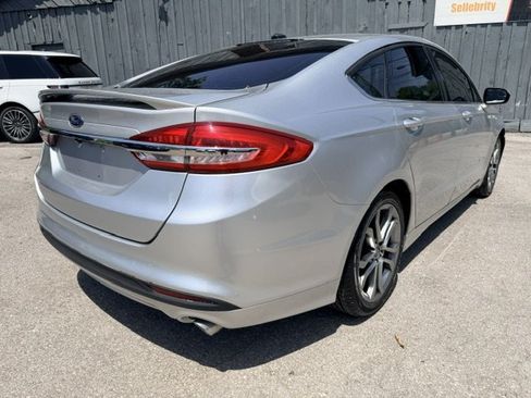 Used 2017 Ford Fusion SE w/ Equipment Group 601A FWD image 5
