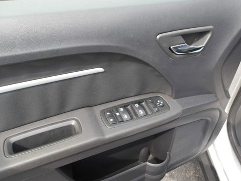 Used 2010 Dodge Journey SXT w/ Flexible Seating Group image 11