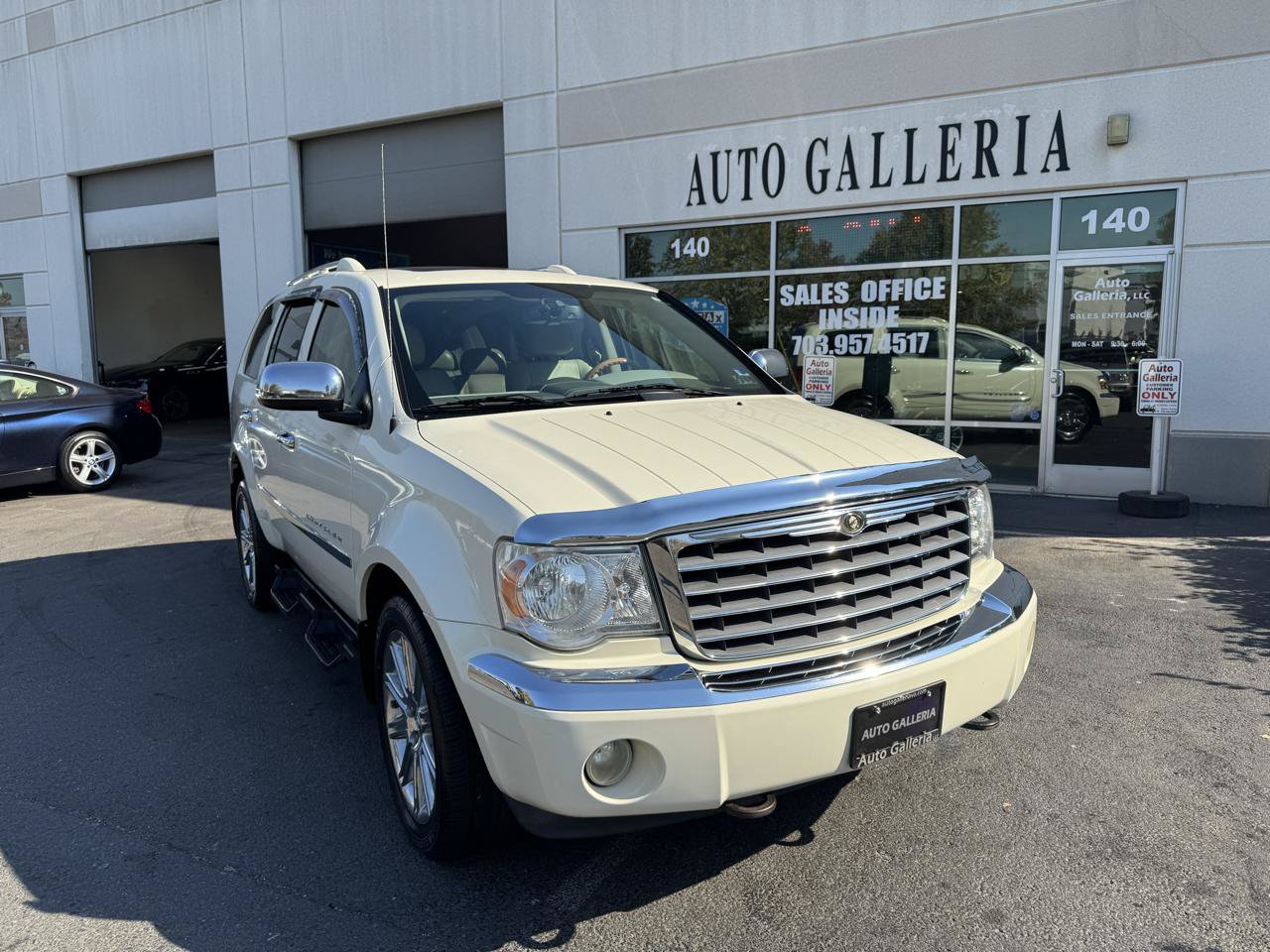 Used 2009 Chrysler Aspen Limited AWD/4WD image 4