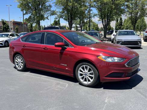Used 2017 Ford Fusion SE FWD image 5