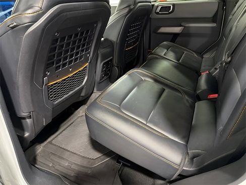 Used 2023 Ford Bronco Badlands image 28