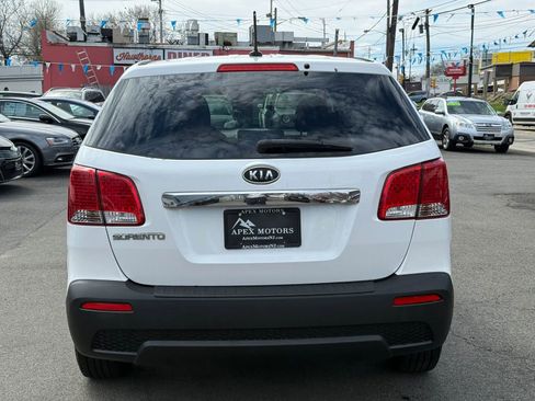Used 2011 Kia Sorento LX image 7