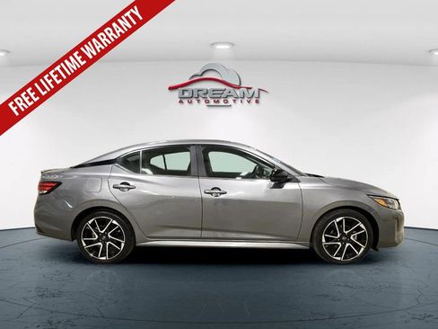 Used 2025 Nissan Sentra SR FWD image 17