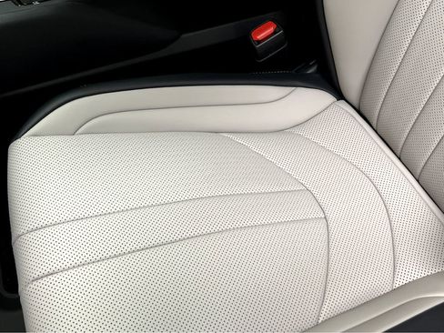 New 2026 Lexus TX 500h AWD w/ Technology Package image 40