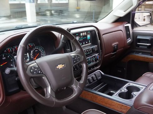 Used 2014 Chevrolet Silverado 1500 High Country w/ High Country Premium Package image 6