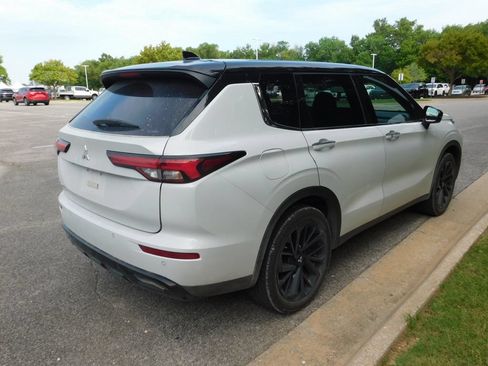 Used 2023 Mitsubishi Outlander SEL Black Edition AWD/4WD image 4
