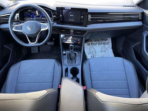 Used 2025 Volkswagen Jetta SE FWD image 14