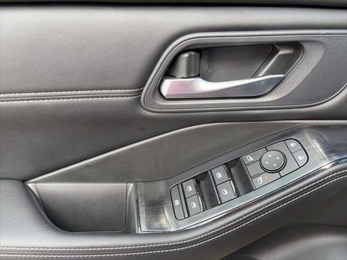 Certified 2025 Nissan Rogue SV w/ SV Premium Package image 11