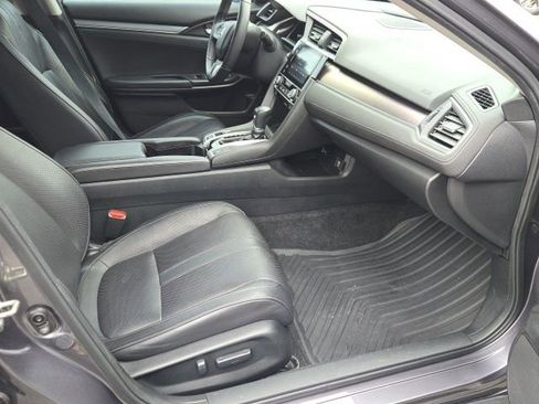 Used 2016 Honda Civic Touring image 9