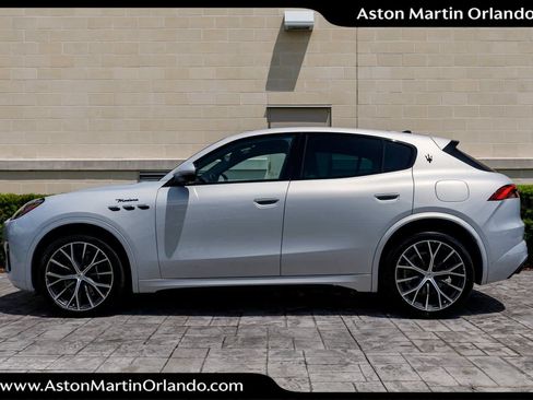 Used 2023 Maserati Grecale Modena AWD/4WD image 38