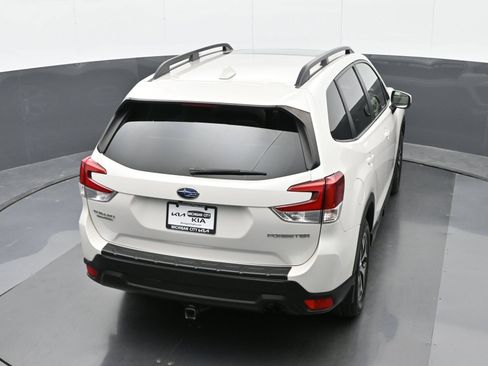 Used 2021 Subaru Forester Premium AWD/4WD image 37