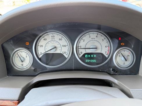 Used 2008 Chrysler Town & Country LX FWD image 19