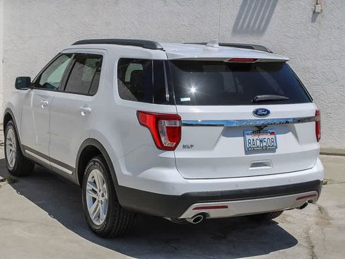 Used 2017 Ford Explorer XLT w/ Equipment Group 202A FWD image 7