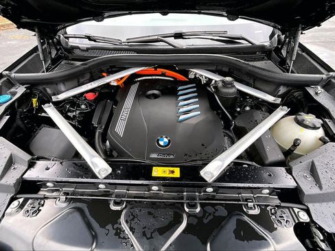 Used 2022 BMW X5 xDrive45e w/ Luxury Seating Package image 31