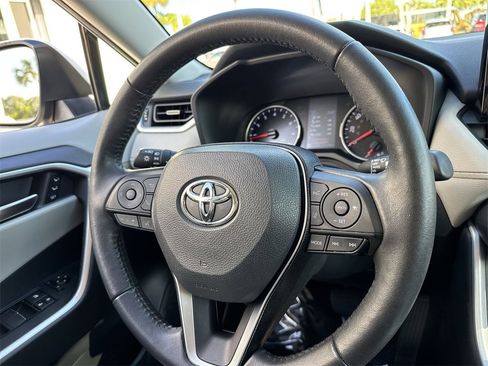Used 2021 Toyota RAV4 XLE Premium image 56