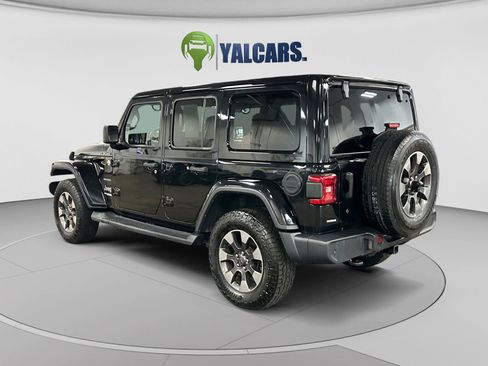 Used 2018 Jeep Wrangler Unlimited Sahara w/ Dual Top Group AWD/4WD image 3