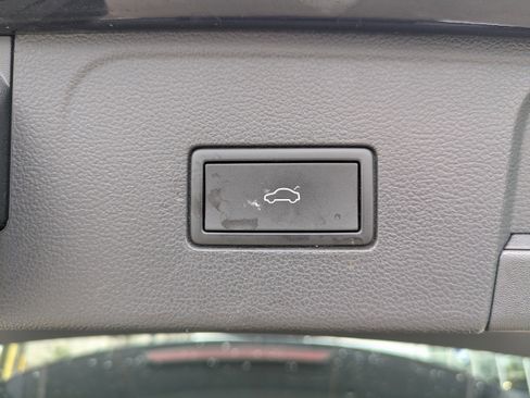 Certified 2024 Volkswagen Atlas SEL Premium R-Line image 14