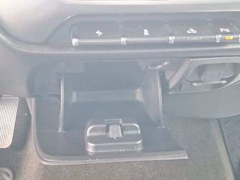 Certified 2018 Chevrolet Silverado 1500 LT w/ Texas Edition image 44