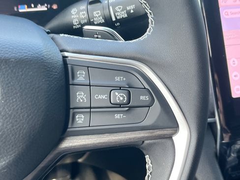 New 2025 Jeep Grand Cherokee Limited AWD/4WD image 59