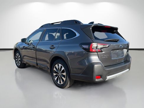 Used 2023 Subaru Outback Limited image 5