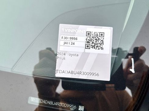 Used 2024 Toyota Prius XLE image 30