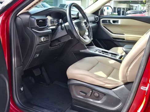 Used 2023 Ford Explorer XLT w/ Equipment Group 202A image 12