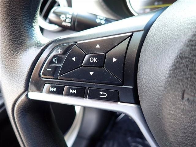 Used 2021 Nissan Versa SV FWD image 13