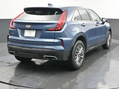 Used 2025 Cadillac XT4 Premium Luxury image 9