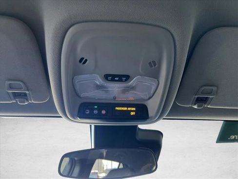Used 2025 Buick Encore GX Preferred AWD/4WD image 20