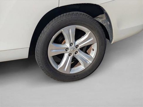 Used 2010 Toyota Highlander Limited image 20
