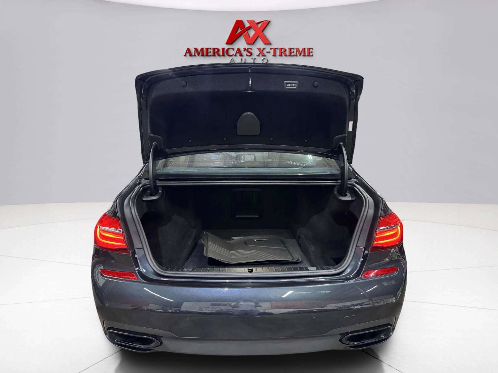 Used 2016 BMW 750i RWD image 59