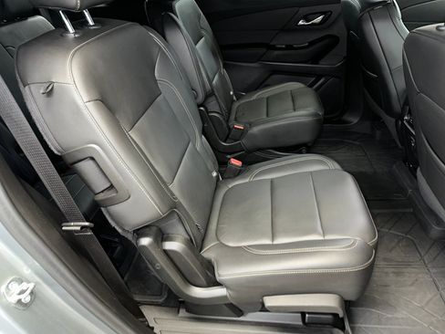 Used 2023 Chevrolet Traverse LT w/ LPO, Floor Liner Package image 31