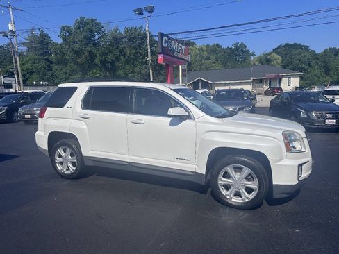 Used 2017 GMC Terrain SLE w/ Convenience Package AWD/4WD image 2
