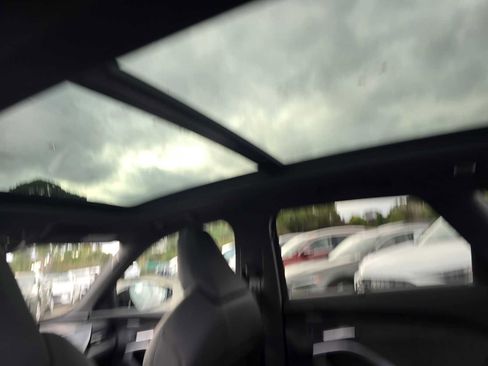 New 2025 Audi SQ5 Premium Plus image 21