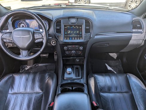 Used 2019 Chrysler 300 S RWD image 15
