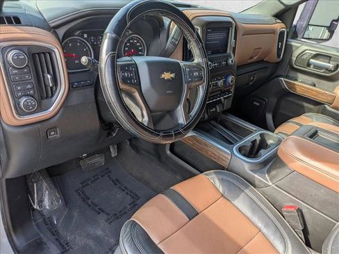 Used 2022 Chevrolet Silverado 2500 High Country w/ Technology Package image 10