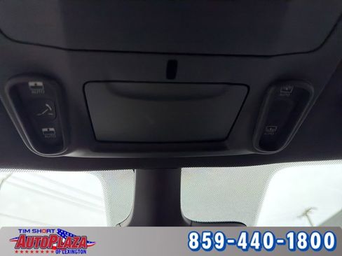 Used 2025 Chrysler Pacifica Limited FWD image 18