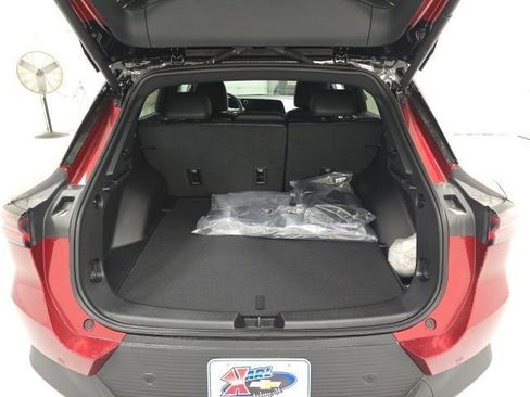 New 2026 Chevrolet Equinox EV LT image 24