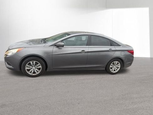 Used 2011 Hyundai Sonata GLS FWD image 3