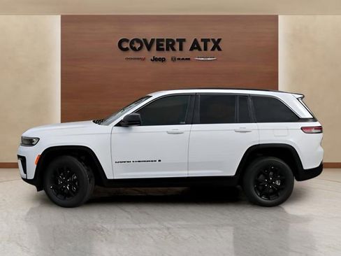 New 2026 Jeep Grand Cherokee Altitude image 2