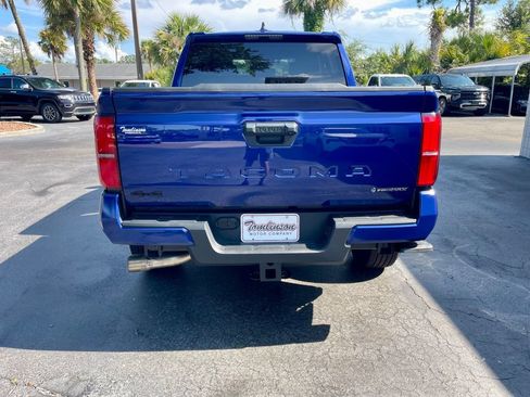 Used 2025 Toyota Tacoma TRD Sport AWD/4WD image 4
