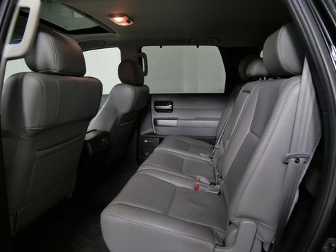 Used 2016 Toyota Sequoia Limited w/ Safety & Convenience Package AWD/4WD image 20