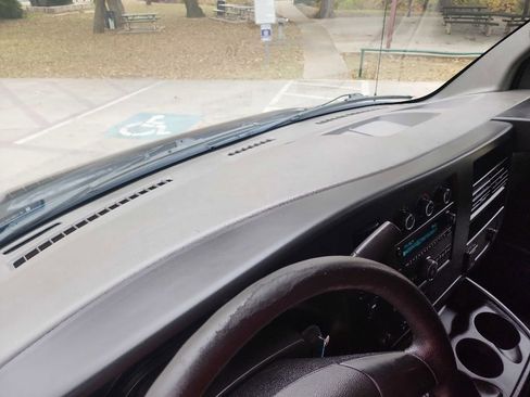 Used 2015 Chevrolet Express 2500 w/ Cold Climate Package image 17