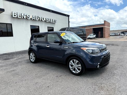 Used 2016 Kia Soul + image 3