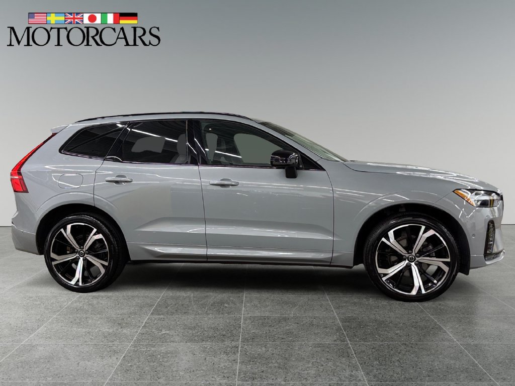 Certified 2024 Volvo XC60 B5 Ultimate w/ Protection Package Premier AWD/4WD image 2